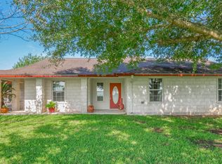 658 Lakeview Dr, Seguin, TX 78155