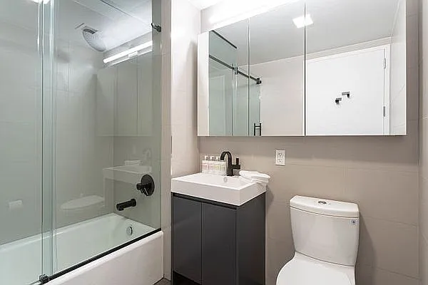 Rented by Kahen Properties | media 19