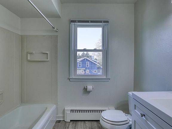 5th image of 321 W College Ave APT 2