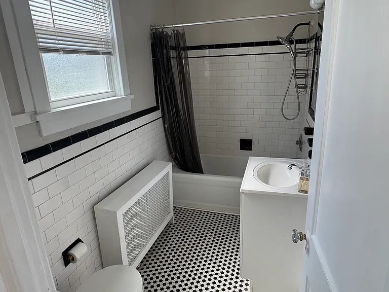 34 Cooper St #2 — Photo 7