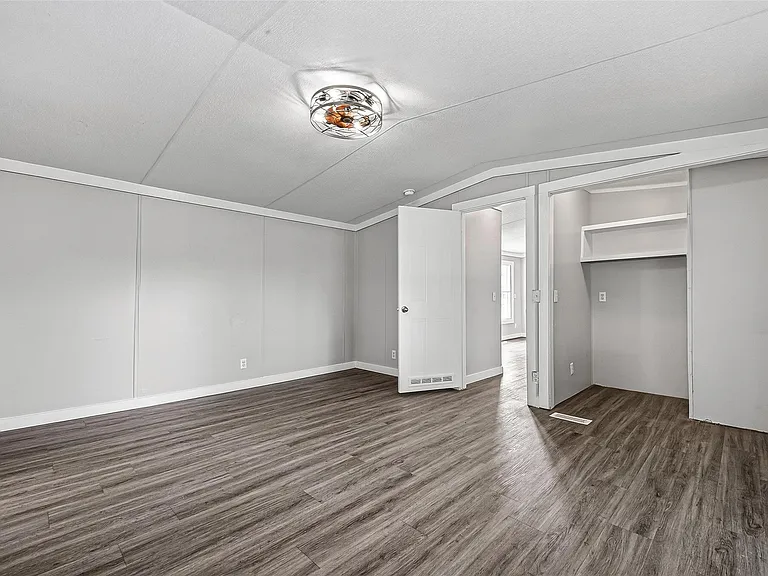 2122 Koster Rd — Photo 34