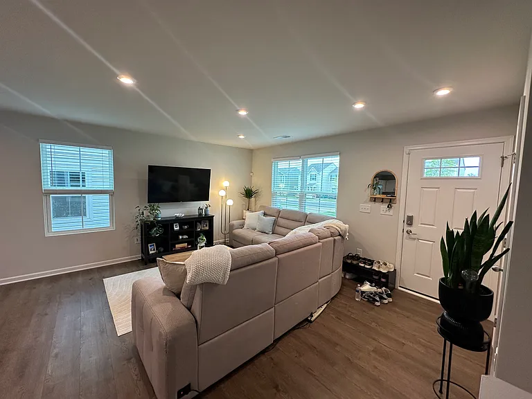 1441 Burgundy Bluff Ln — Photo 3