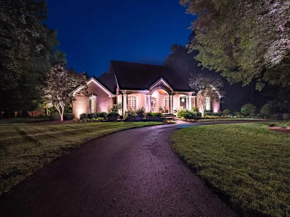 3197 Carriage Creek Ct, Haw River, NC 27258