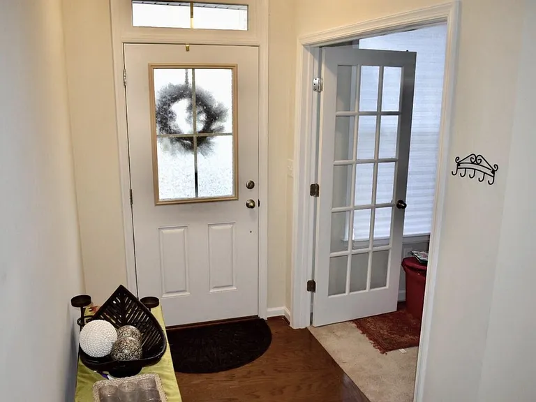 517 Pebblebrook Ln — Photo 9