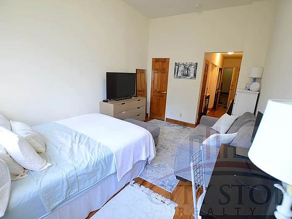 2nd image of 42 W 69th St #3