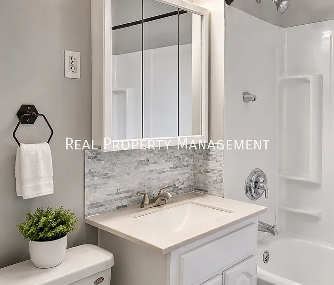 2366-2368 S 84th St #2368 — Photo 6