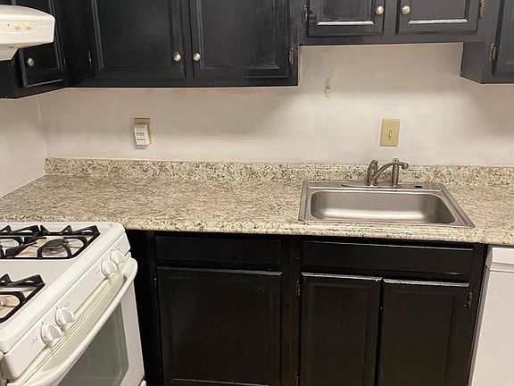 2nd image of 798 Quince Orchard Blvd APT 102