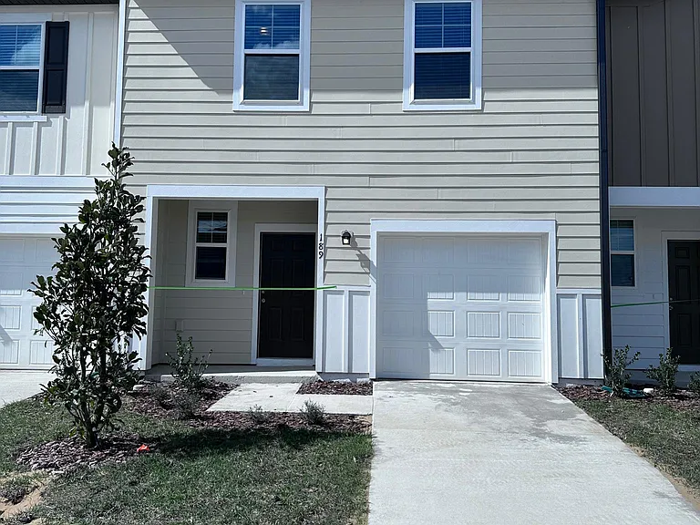 189 Mandovi St — Photo 1