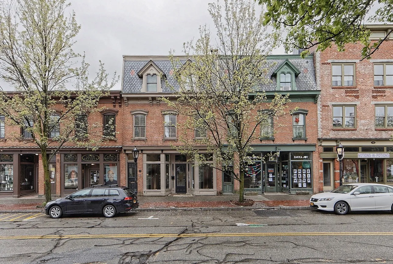 1 bed, 1250 sqft, $3,500 — Photo 1