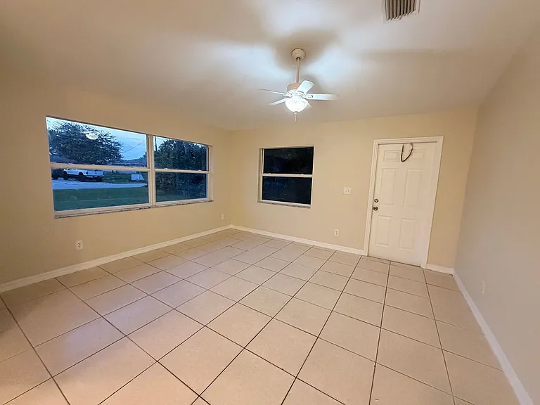 4538 Golfview Blvd — Photo 12