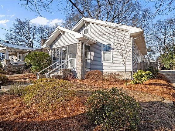 2nd image of 413 Hillside Dr