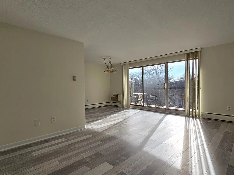 111 Chestnut St #609 — Photo 3