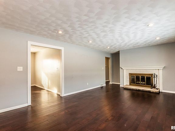 4th image of 1814 W Baywood Ave