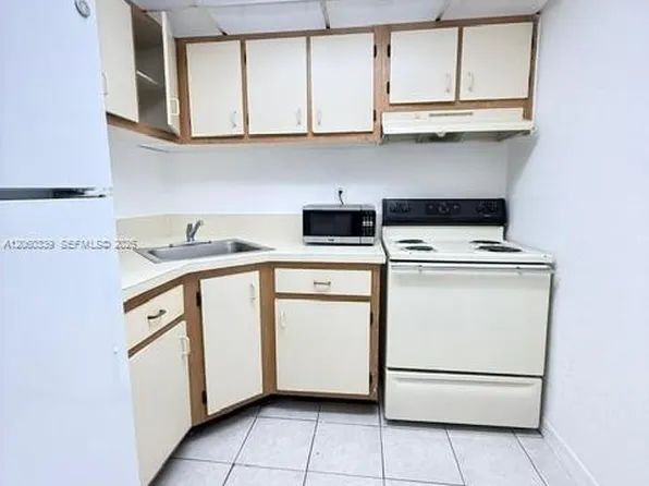 4550 NW 9th St, Miami, FL
