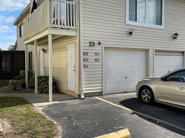 1001 Spring Meadow Dr — Photo 1