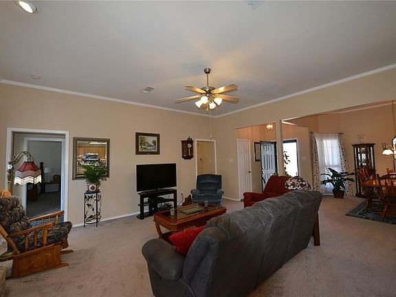 5th image of 106 Post Oak Dr