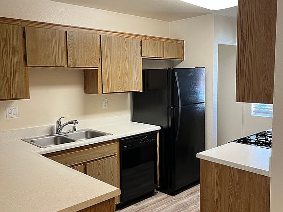 Kitchen Non Remodeled Unit 4813