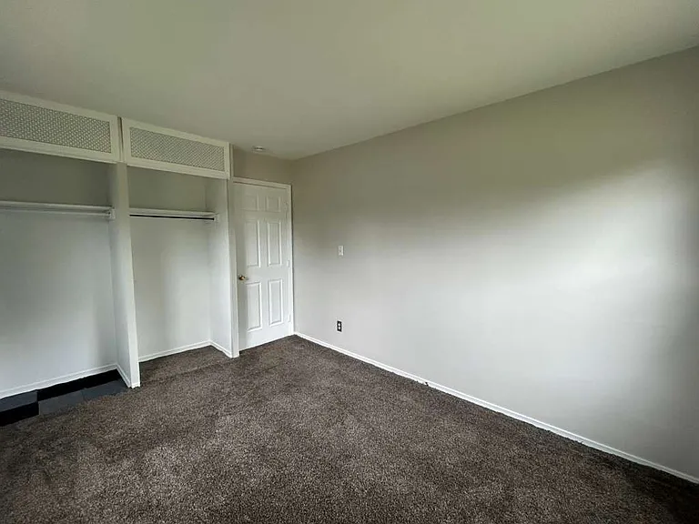 23345 Comstock Rd — Photo 18