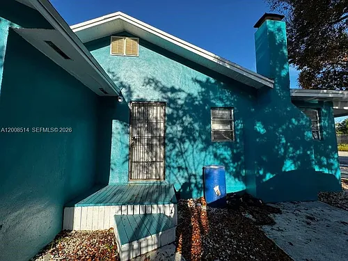 1121 NW 40th St Photo 1