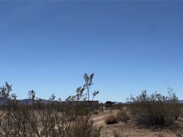 000 N CANYON Drive, Dolan Springs, AZ 86441