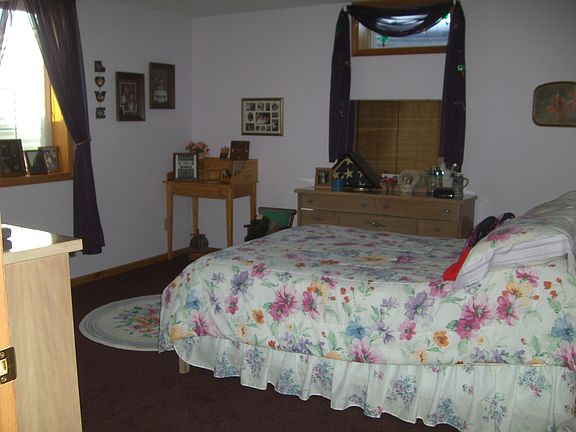 5th image of 102 Savanna Ln