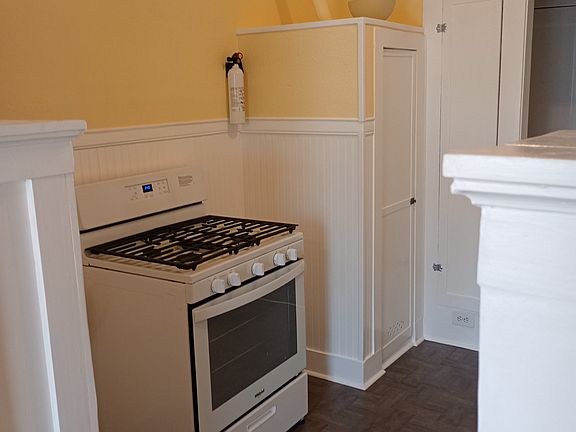 3rd image of 1202 W Ashby Pl