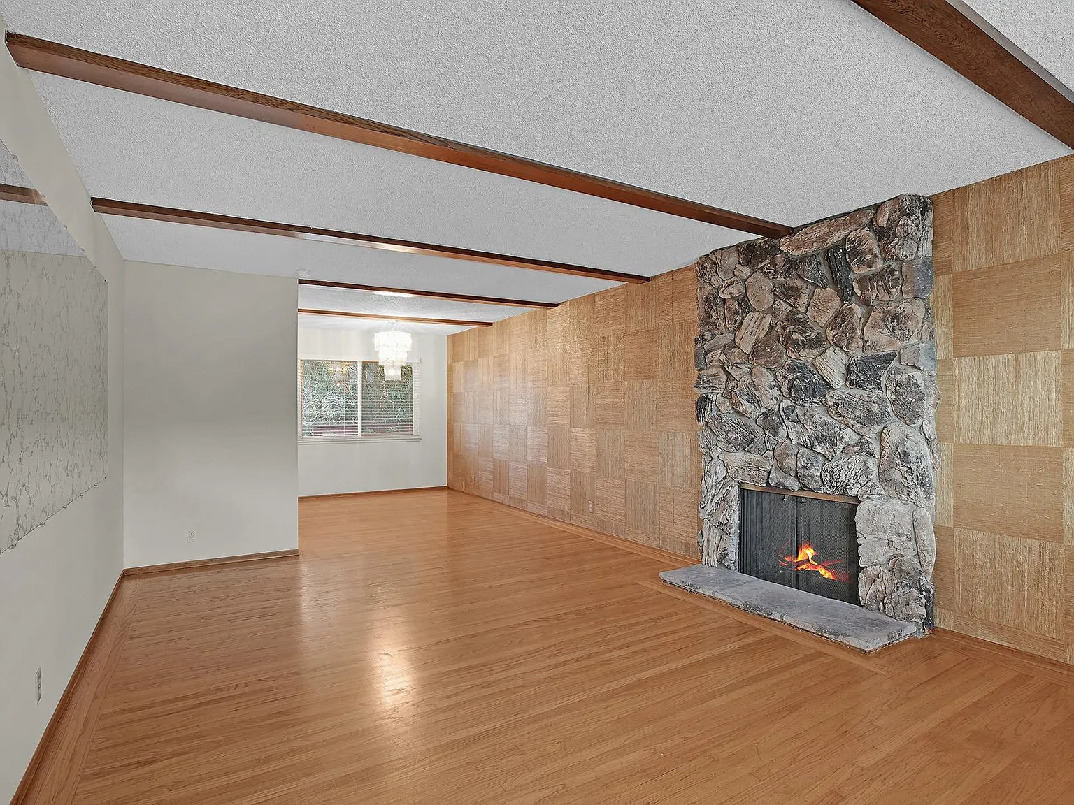 3 bed, 1360 sqft, $5,200 — Photo 2