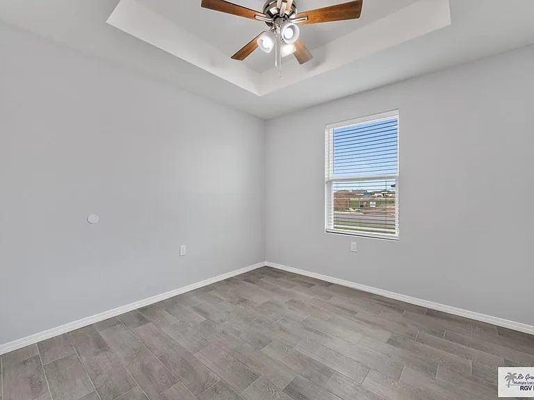 668 Foster Ln — Photo 7