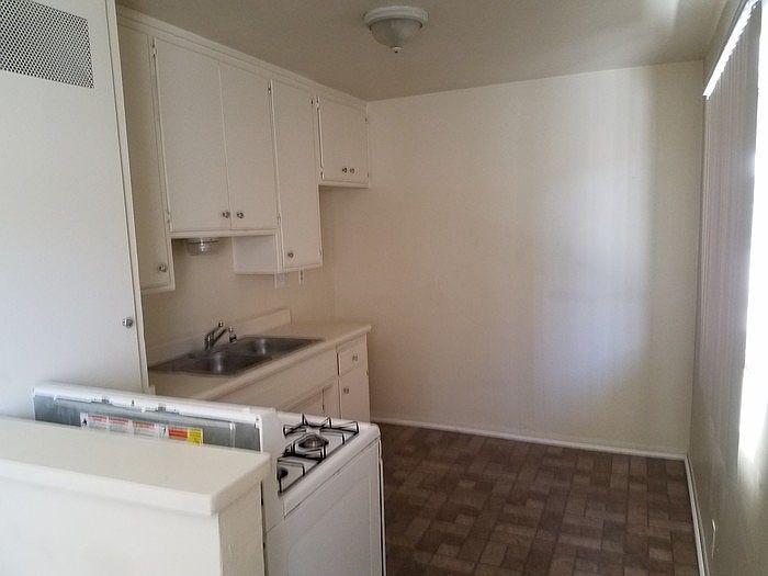 2nd image of 3433 Whistler Ave APT 2