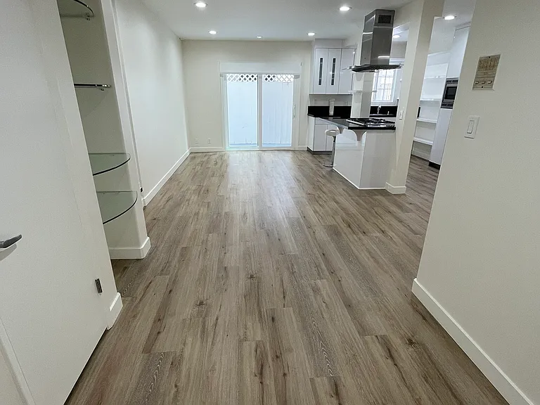 1331 Roxbury Dr #2 — Photo 6