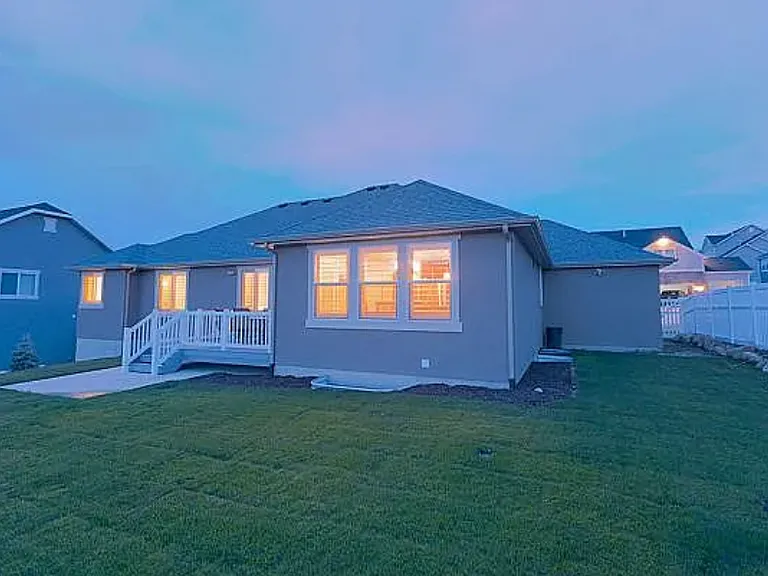 4202 N 400 W — Photo 6