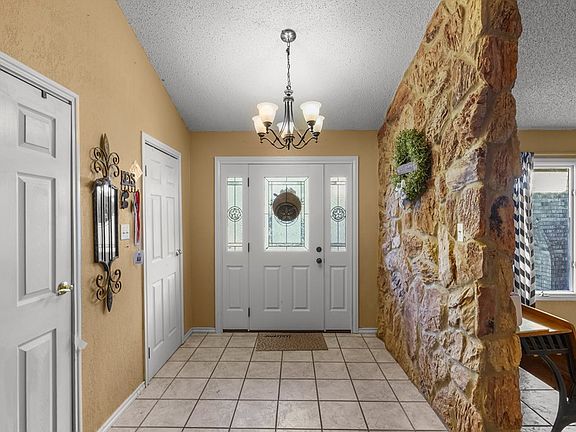 4th image of 207 Providence Rd