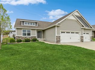 1563 S 100th St, West Des Moines, IA 50266