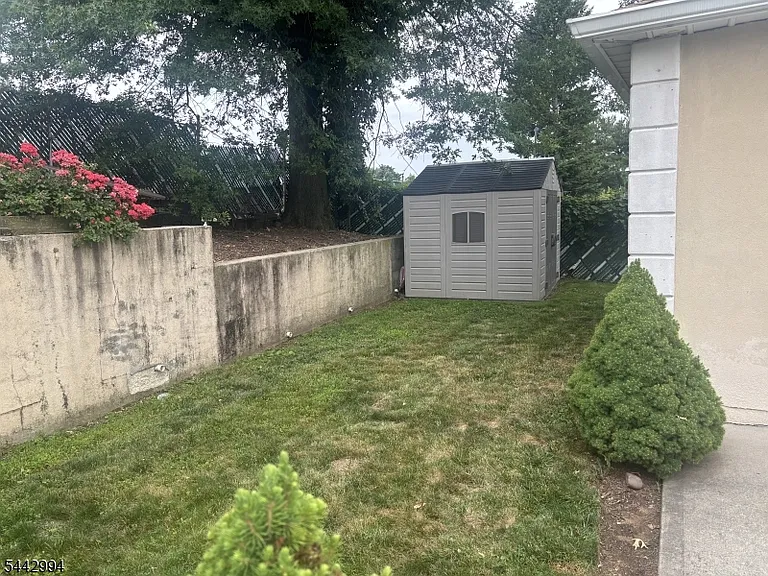 30 Meriline Ave — Photo 16