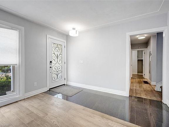 3rd image of 5372 Spruce Ave