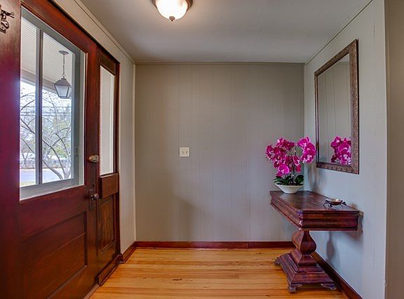 2nd image of 402 Cora St