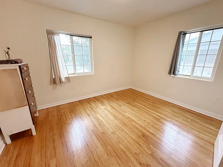 801 Solano Dr NE — Photo 6