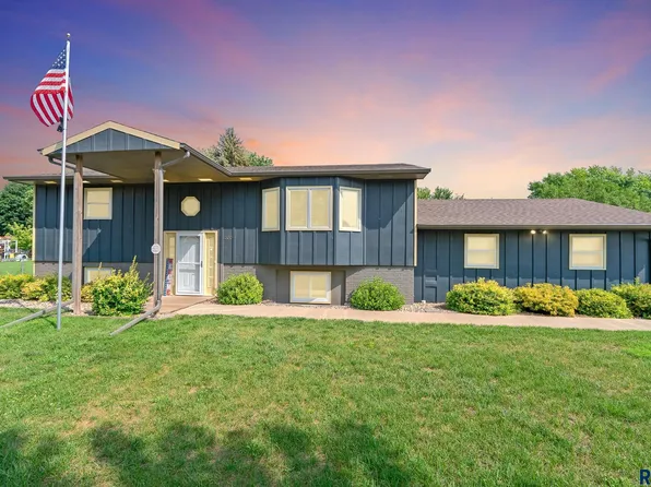 300 W 4th St, Tea, SD 57064