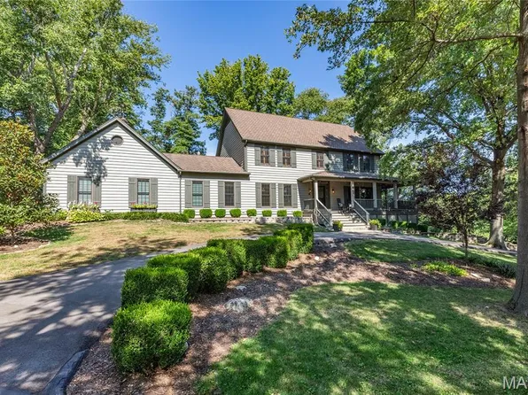 621 Old Riverwoods Ln, Chesterfield, MO 63017