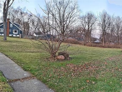 801 Tallmadge Rd, Cuyahoga Falls, OH, 44221