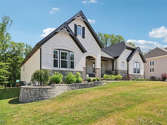 3rd image of 2883 Galway Dr