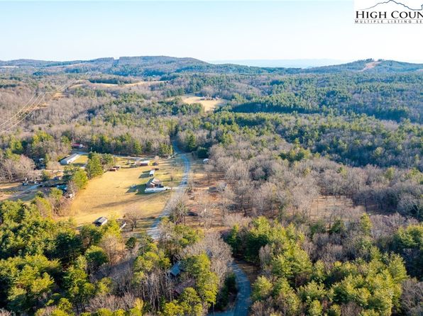 60 Araniska Road, Glade Valley, NC 28627