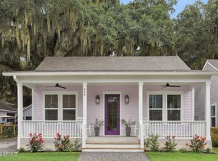 811 12th St, Port Royal, SC 29935