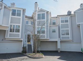 802 Dellwood Ln, Whippany, NJ 07981