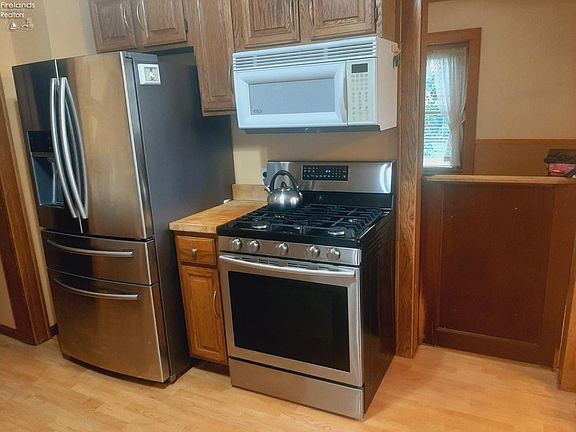 5th image of 601 Park St