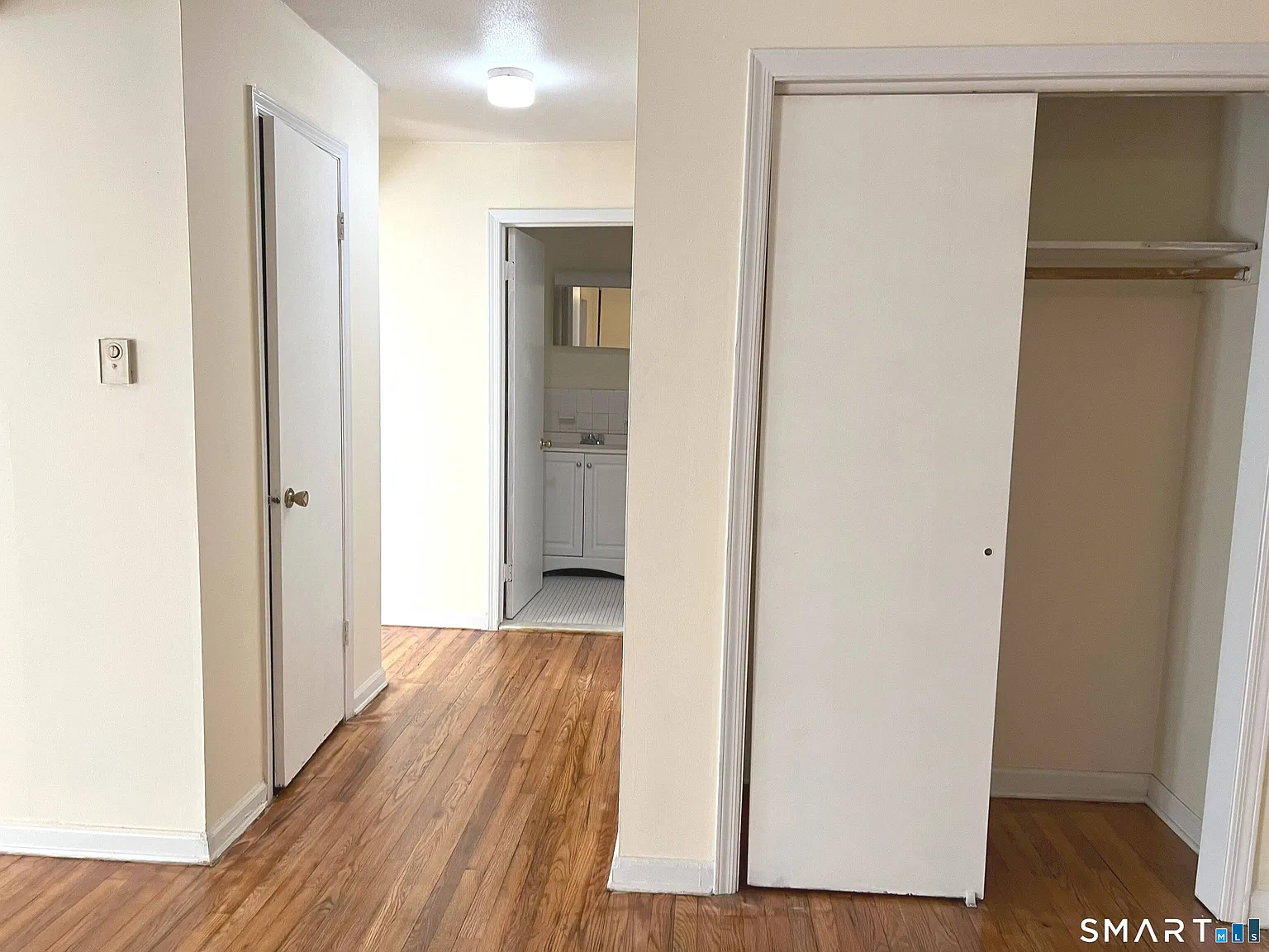 1 bed, 1.0 bath, 800 sqft, $1,350 — Photo 2