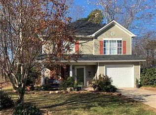 734 41st Avenue Dr NE, Hickory, NC 28601