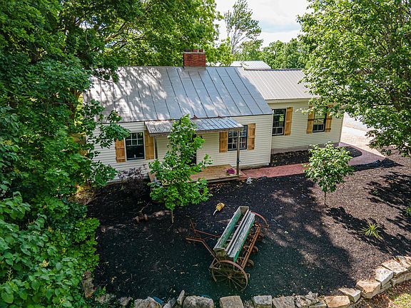 2nd image of 2354 County Road 170