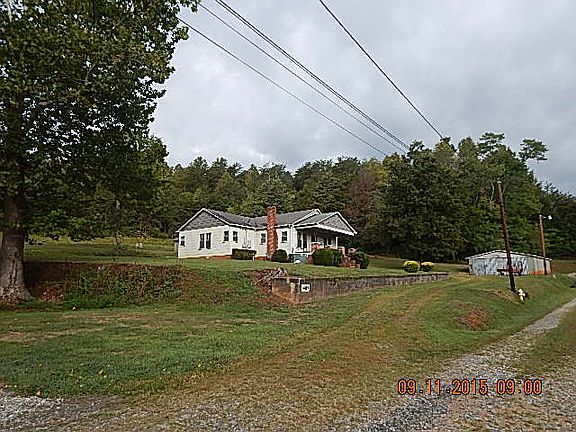 2nd image of 1489 Red Barn Ln