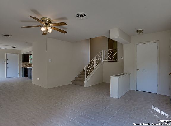 3rd image of 900 Redbud Ln N